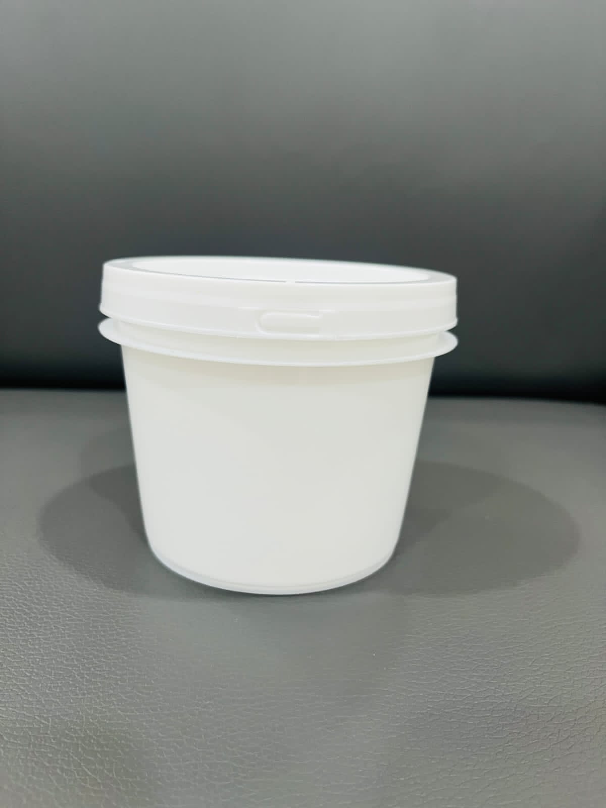 Round Plastic Containers and Jars by Artline Polyplast